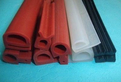 acheter La feuille flexible d'éponge de silicone de garde de bord a expulsé taille standard de scellage online manufacture