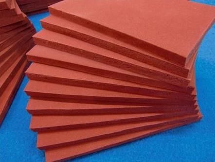 Feuille d'éponge de mousse de silicone de feuille de mousse en caoutchouc de silicone dans le doux résistant à la chaleur à hautes températures de petits pains